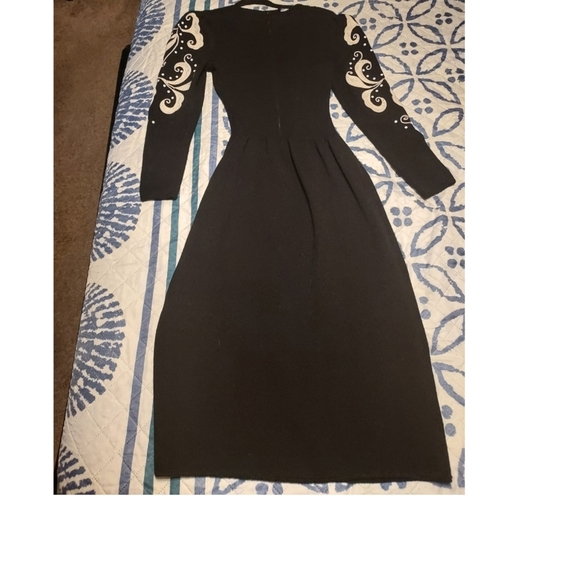 Dress - Picture 1 of 3